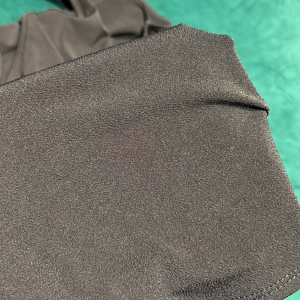 Sleeveless open back top - Picture 3 of 3